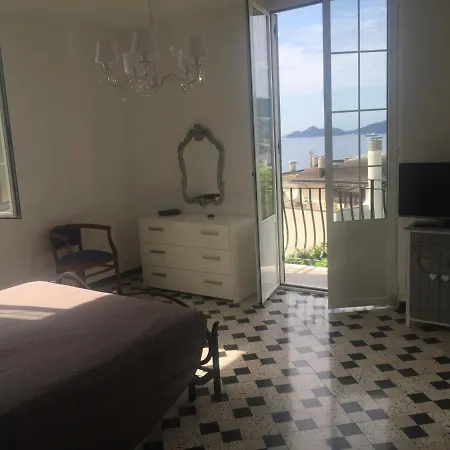 Uno Scorcio Su Portofino *
